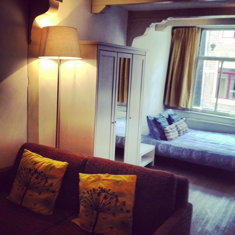 The Blue Sheep Bed & Breakfast Amsterdam Room photo